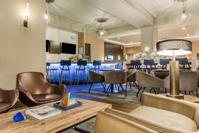 Restaurant and bar at Cambria Hotel Chicago Loop