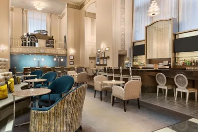 Restaurant and bar at Chicago Motor Club