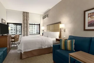 Guest room at Chicago Motor Club