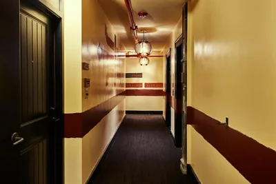 Guest room at Freehand Chicago