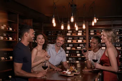 Restaurant and bar at InterContinental Chicago Magnificent Mile