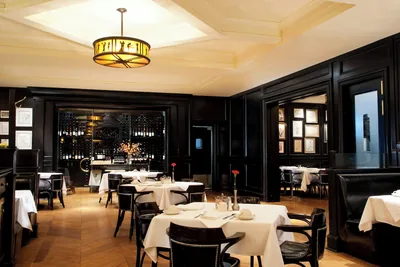Restaurant and bar at The Westin Michigan Avenue Chicago