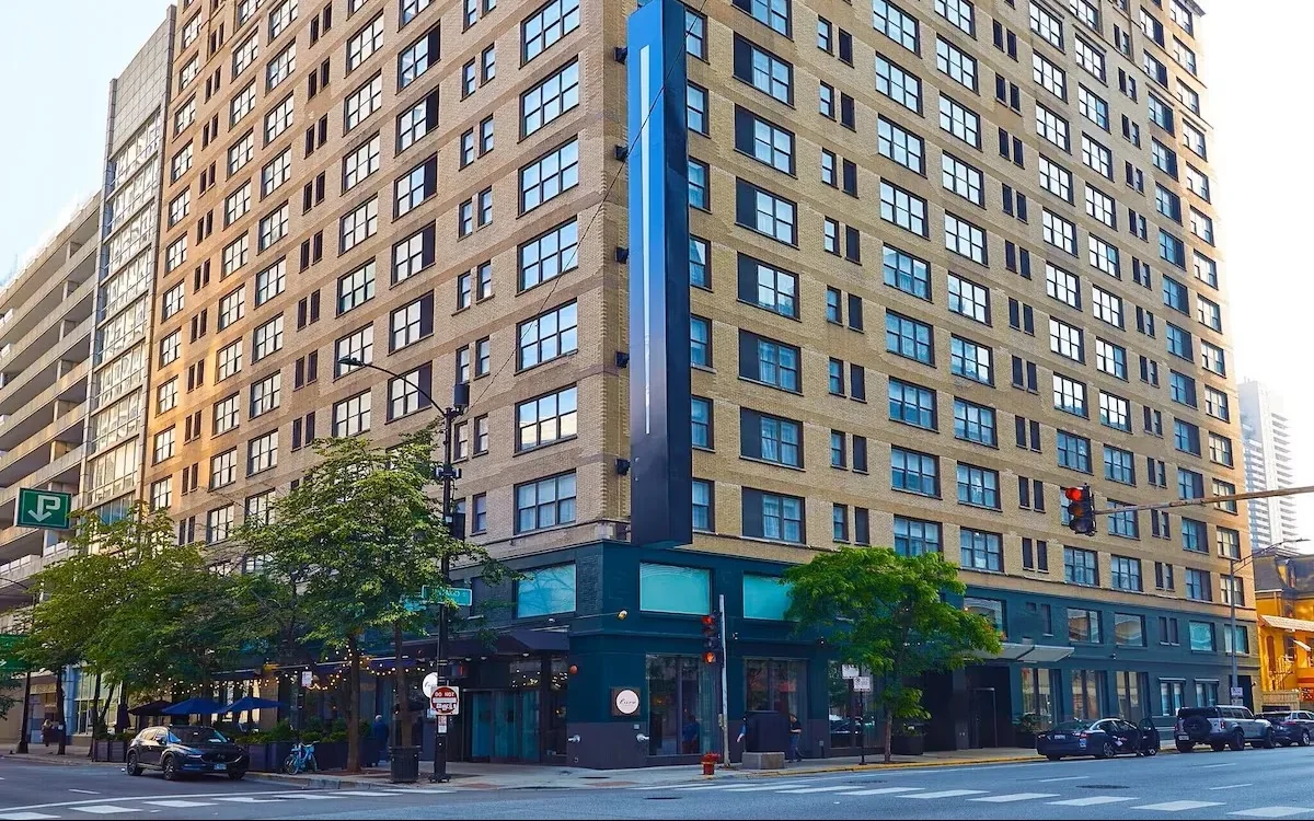 Hotel 55 Chicago / 21c Museum Hotel Chicago, by MGallery