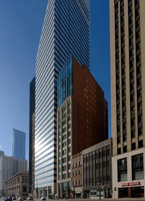 Arlo Chicago exterior