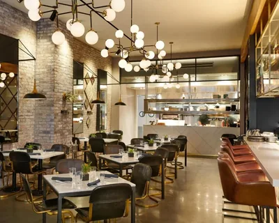 Restaurant and bar at Arlo Chicago