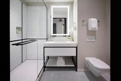 Guest room at Arlo Chicago