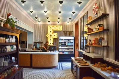 Restaurant and bar at Chicago Athletic Association Hotel