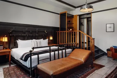 Guest room at Chicago Athletic Association Hotel