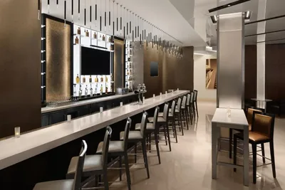 Restaurant and bar at Hotel Chicago Downtown, Autograph Collection