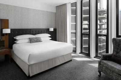 Guest room at Hotel Chicago Downtown, Autograph Collection