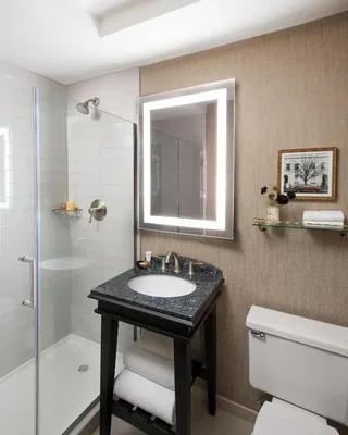 Guest room at Claridge House