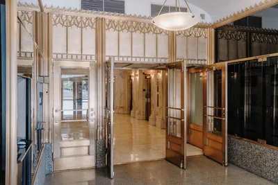 Lobby at Club Quarters Hotel, Wacker at Michigan