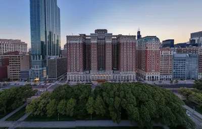 Hilton Chicago exterior