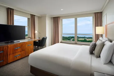 Guest room at Hilton Chicago