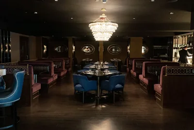 Restaurant and bar at The LaSalle Chicago, Autograph Collection