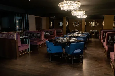 Restaurant and bar at The LaSalle Chicago, Autograph Collection