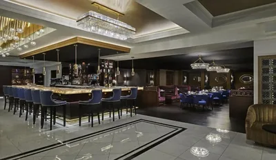 Restaurant and bar at The LaSalle Chicago, Autograph Collection