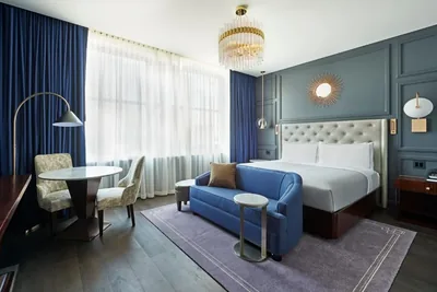 Guest room at The LaSalle Chicago, Autograph Collection