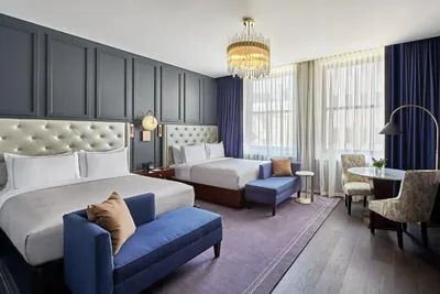 Guest room at The LaSalle Chicago, Autograph Collection