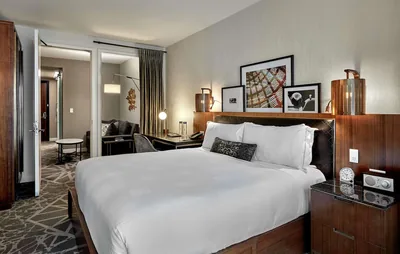 Guest room at LondonHouse Chicago
