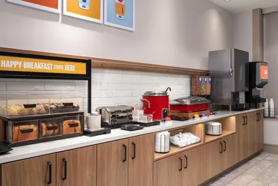 Restaurant and bar at Hampton Inn Chicago Downtown/N Loop/Michigan Ave