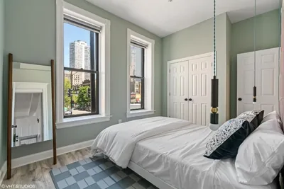 Guest room at Neighborhood Hotel Lincoln Park