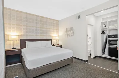 Guest room at Ohio House Motel