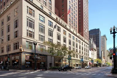 The Palmer House Hilton on State Street, a 1925 Classical Revival landmark in the Chicago Loop