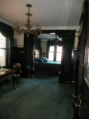 Guest room at The Polo Inn Bridgeport U.S.A.